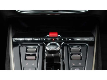 Aston Martin DBX S — photo 31