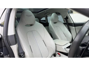 Aston Martin DBX 707 — photo 12