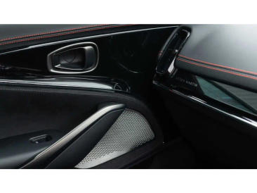 Aston Martin DBX S — photo 42