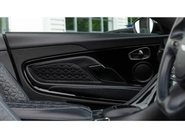 Aston Martin DBS Superleggera V12 — photo 27
