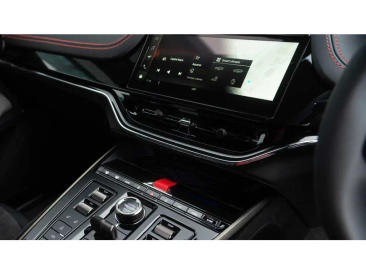 Aston Martin DBX S — photo 43