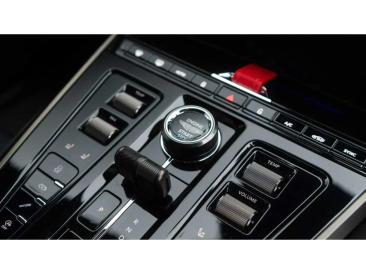 Aston Martin DBX S — photo 46