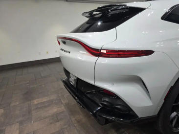 Aston Martin DBX 707 — photo 8