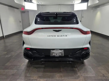 Aston Martin DBX 707 — photo 13