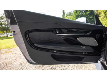 Aston Martin DB12 V8 — photo 20
