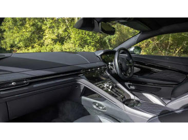 Aston Martin DB12 V8 — photo 21