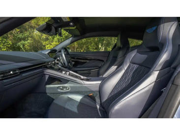 Aston Martin DB12 V8 — photo 22