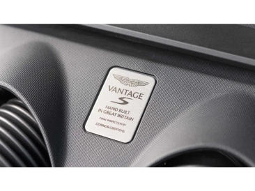 Aston Martin Vantage V8 — photo 48