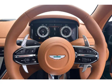 Aston Martin DB12 V8 — photo 11