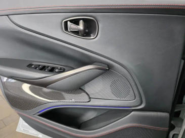 Aston Martin DBX 707 — photo 18