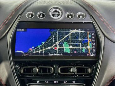 Aston Martin DBX 707 — photo 13