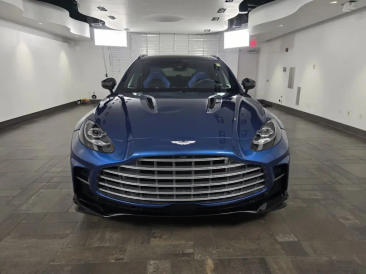 Aston Martin DBX 707 — photo 7