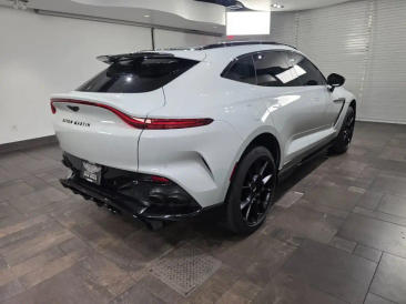 Aston Martin DBX 707 — photo 28