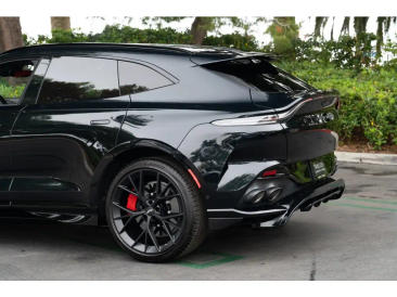 Aston Martin DBX 707 — photo 10
