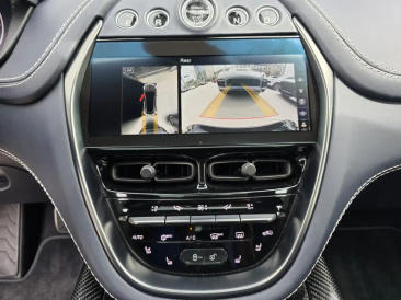 Aston Martin DBX 707 — photo 13