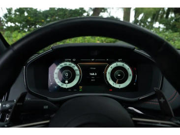 Aston Martin DBX 707 — photo 12