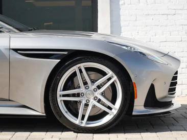 Aston Martin DB12 V8 — photo 4