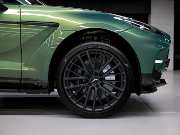 Aston Martin DBX 707 — photo 4