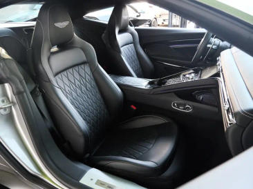 Aston Martin DB12 V8 — photo 11