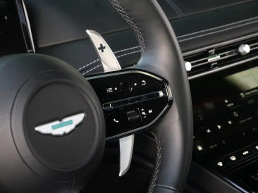 Aston Martin DB12 V8 — photo 12