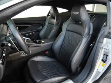 Aston Martin DB12 V8 — photo 17