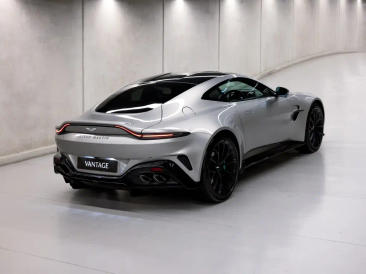 Aston Martin Vantage V8 — photo 5