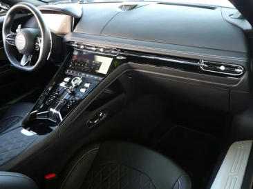 Aston Martin DB12 V8 — photo 20