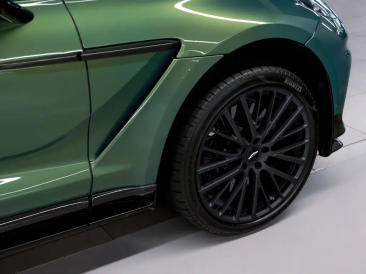 Aston Martin DBX 707 — photo 14