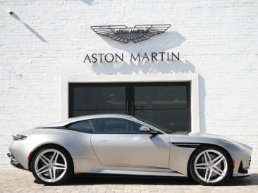 Aston Martin DB12 V8 — photo 22