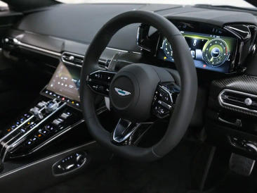Aston Martin Vantage V8 — photo 14