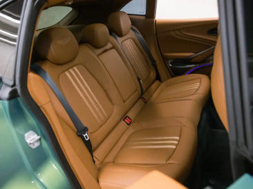Aston Martin DBX 707 — photo 18