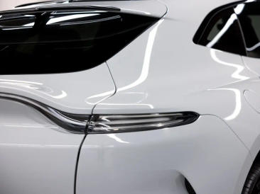 Aston Martin DBX 707 — photo 22