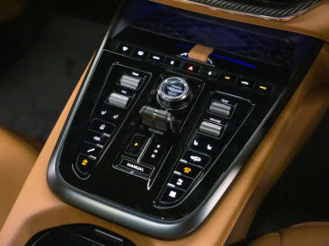 Aston Martin DBX 707 — photo 20