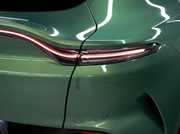 Aston Martin DBX 707 — photo 21