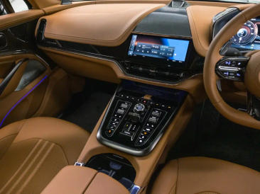 Aston Martin DBX 707 — photo 30