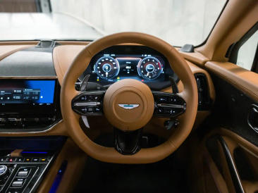 Aston Martin DBX 707 — photo 31