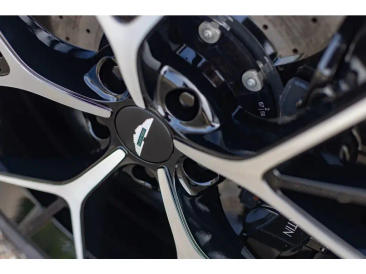 Aston Martin DBX 707 — photo 9