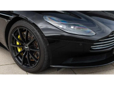 Aston Martin DB11 AMR — photo 37