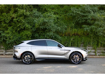 Aston Martin DBX 707 — photo 25