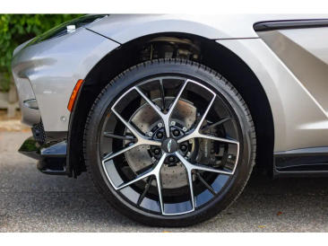 Aston Martin DBX 707 — photo 33
