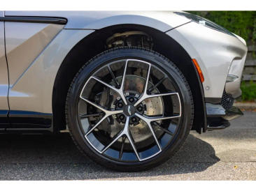 Aston Martin DBX 707 — photo 40
