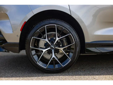 Aston Martin DBX 707 — photo 41
