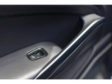 Aston Martin DBX 707 — photo 45