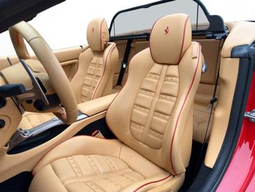 Ferrari California — photo 11