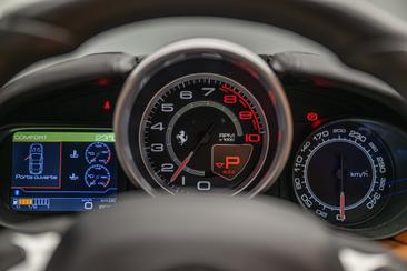 Ferrari California T — photo 10