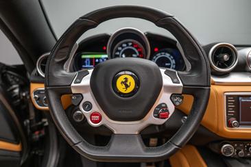 Ferrari California T — photo 12