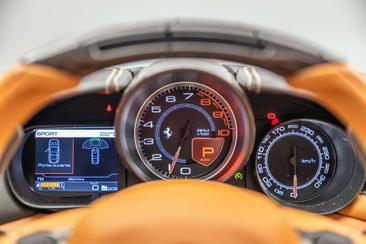 Ferrari California T — photo 13