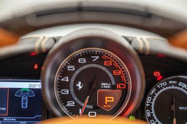 Ferrari California T — photo 14