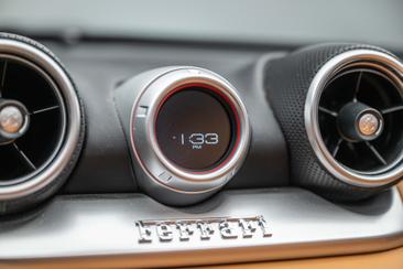 Ferrari California T — photo 15