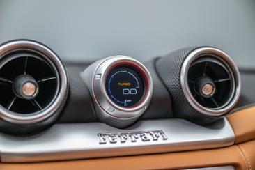 Ferrari California T — photo 19